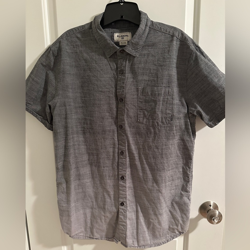 Men’s  billabong button-down Size L